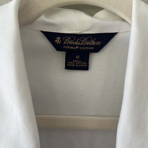 Brooks Brothers Supima Cotton White Sleeveless Button Down with Navy Embroidery - Picture 4 of 5